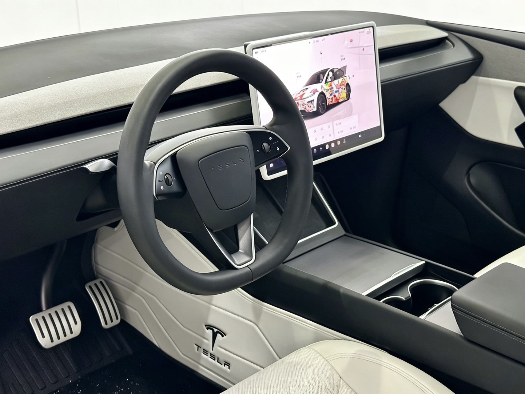 Tesla Model Y 2025 car image #7
