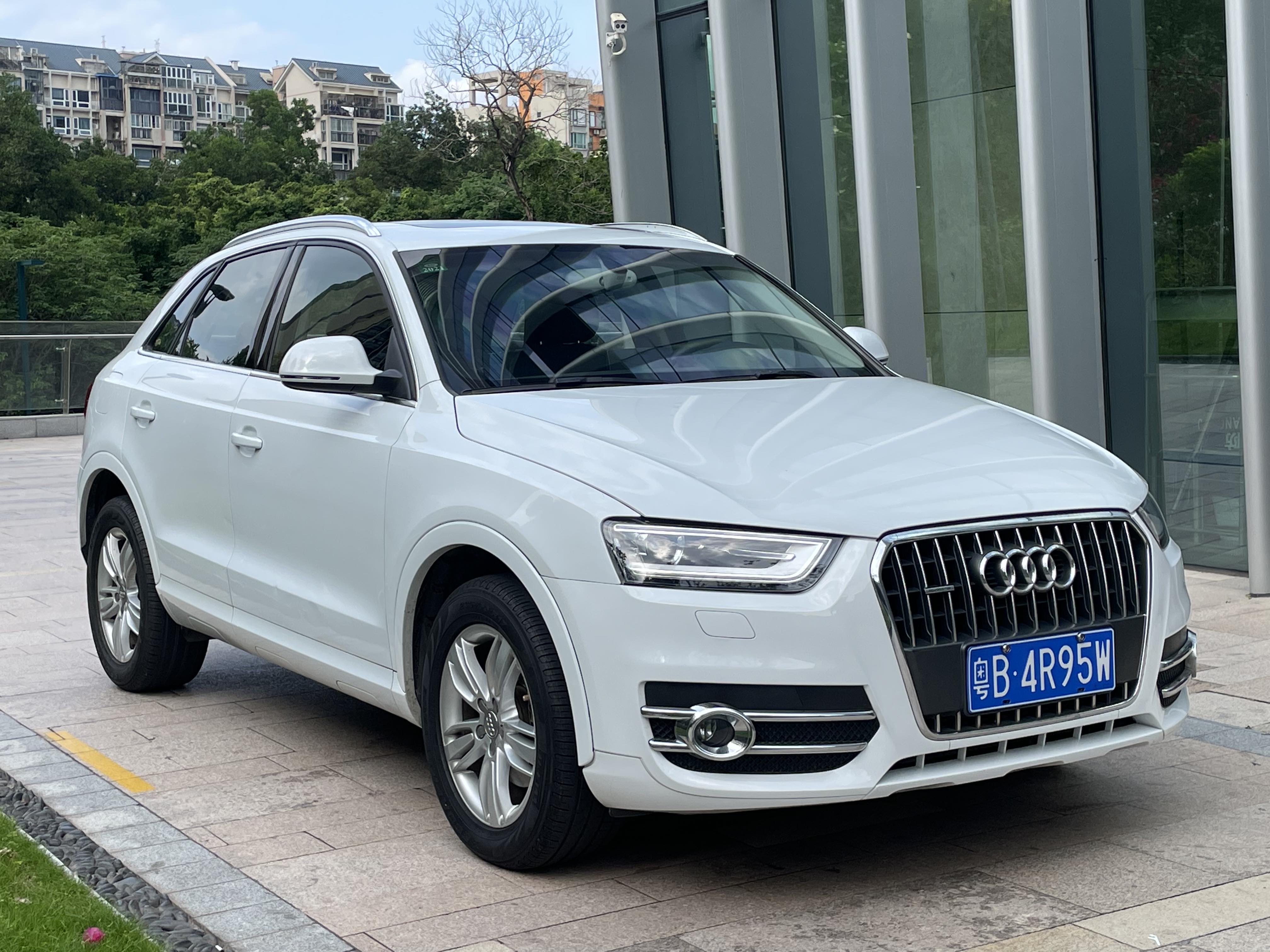 Audi Q3 2013 car image #5
