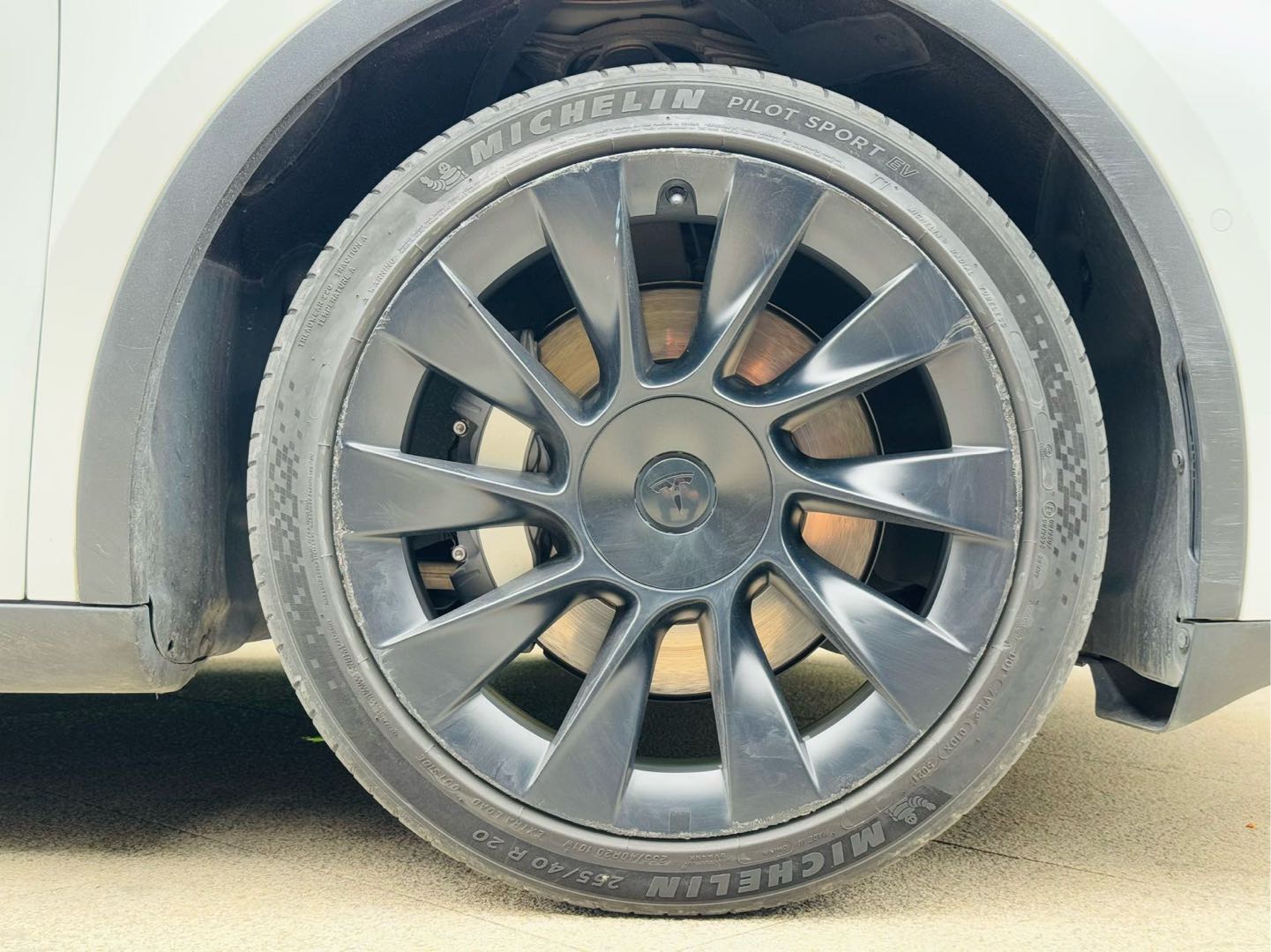 Tesla Model Y 2022 #25 Tesla Model Y 2022 car image #25