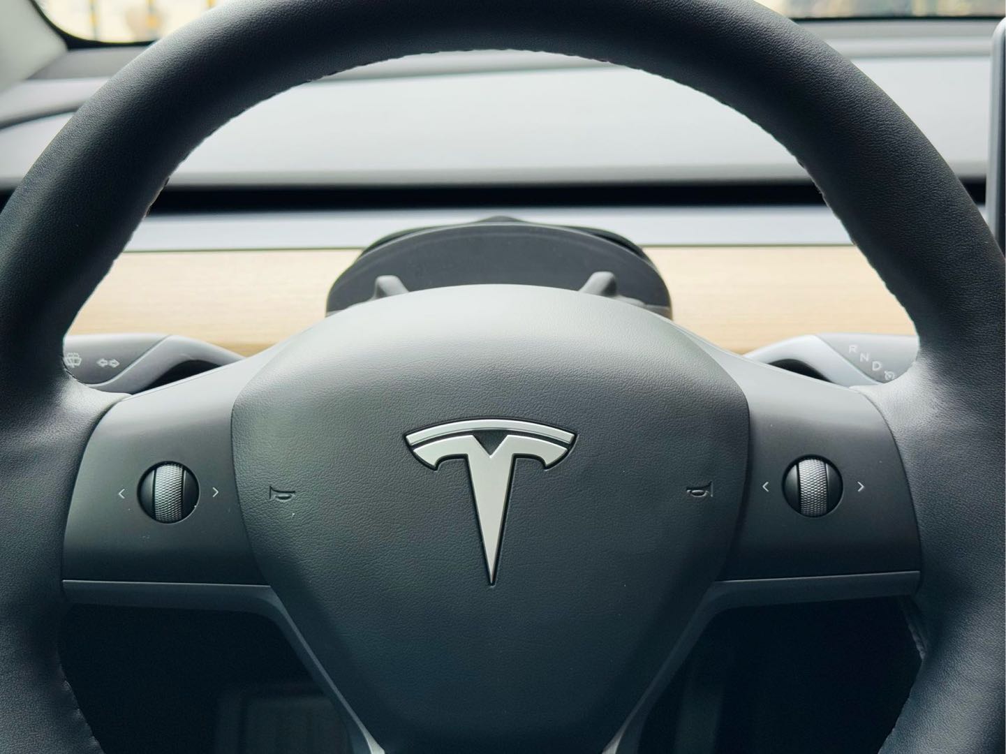 Tesla Model Y 2022 #10 Tesla Model Y 2022 car image #10
