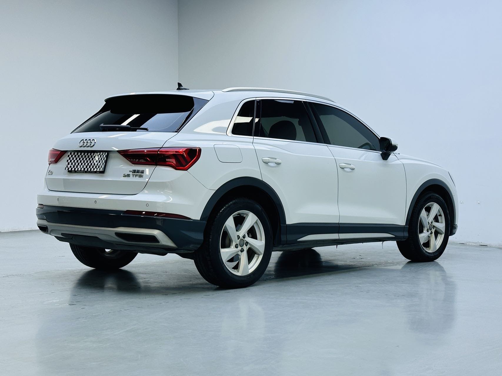 Audi Q3 2019 #11 Audi Q3 2019 car image #11