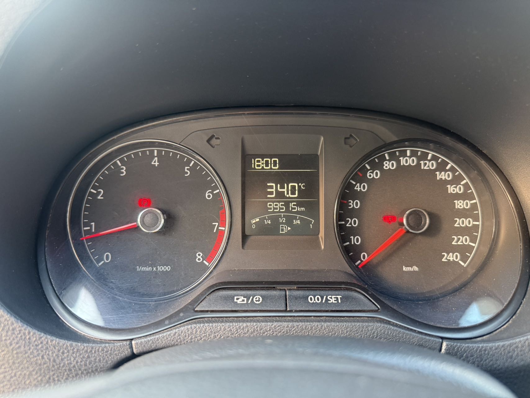 Volkswagen Polo 2015 car image #11