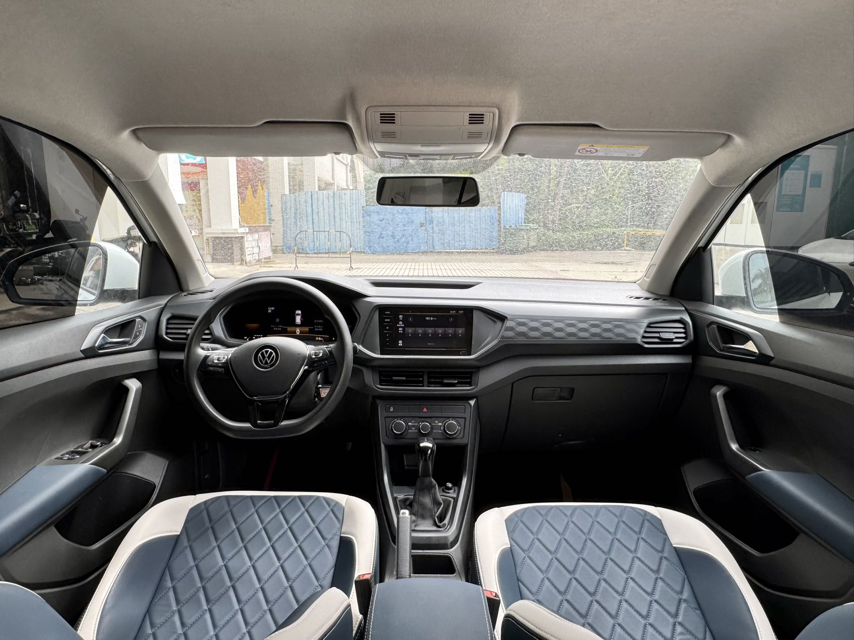Volkswagen T-Cross 2023 #6 Volkswagen T-Cross 2023 car image #6