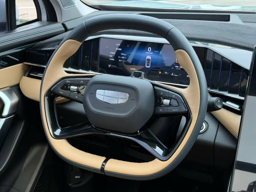 GEELY Boyue L 2022 car image #11