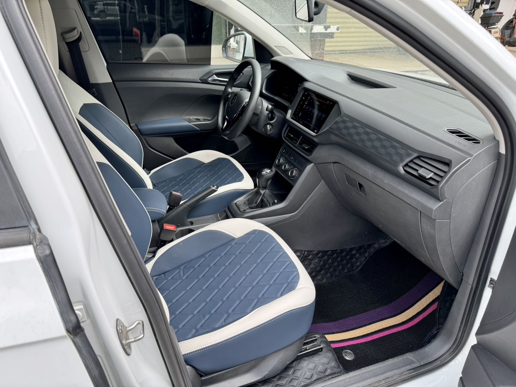 Volkswagen T-Cross 2023 #7 Volkswagen T-Cross 2023 car image #7