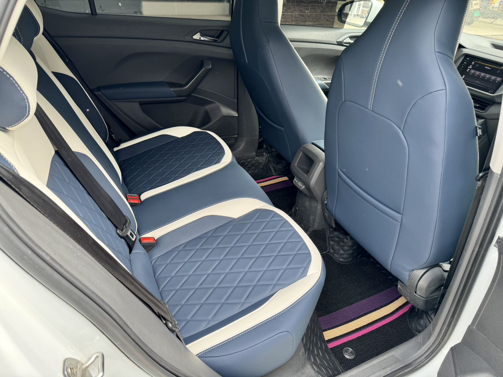 Volkswagen T-Cross 2023 #8 Volkswagen T-Cross 2023 car image #8