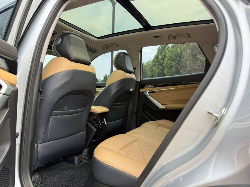 GEELY Boyue L 2022 car image #9