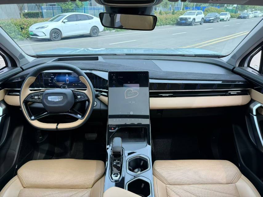 GEELY Boyue L 2022 car image #10
