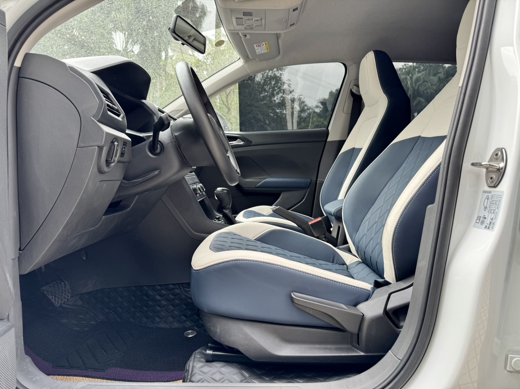 Volkswagen T-Cross 2023 #5 Volkswagen T-Cross 2023 car image #5