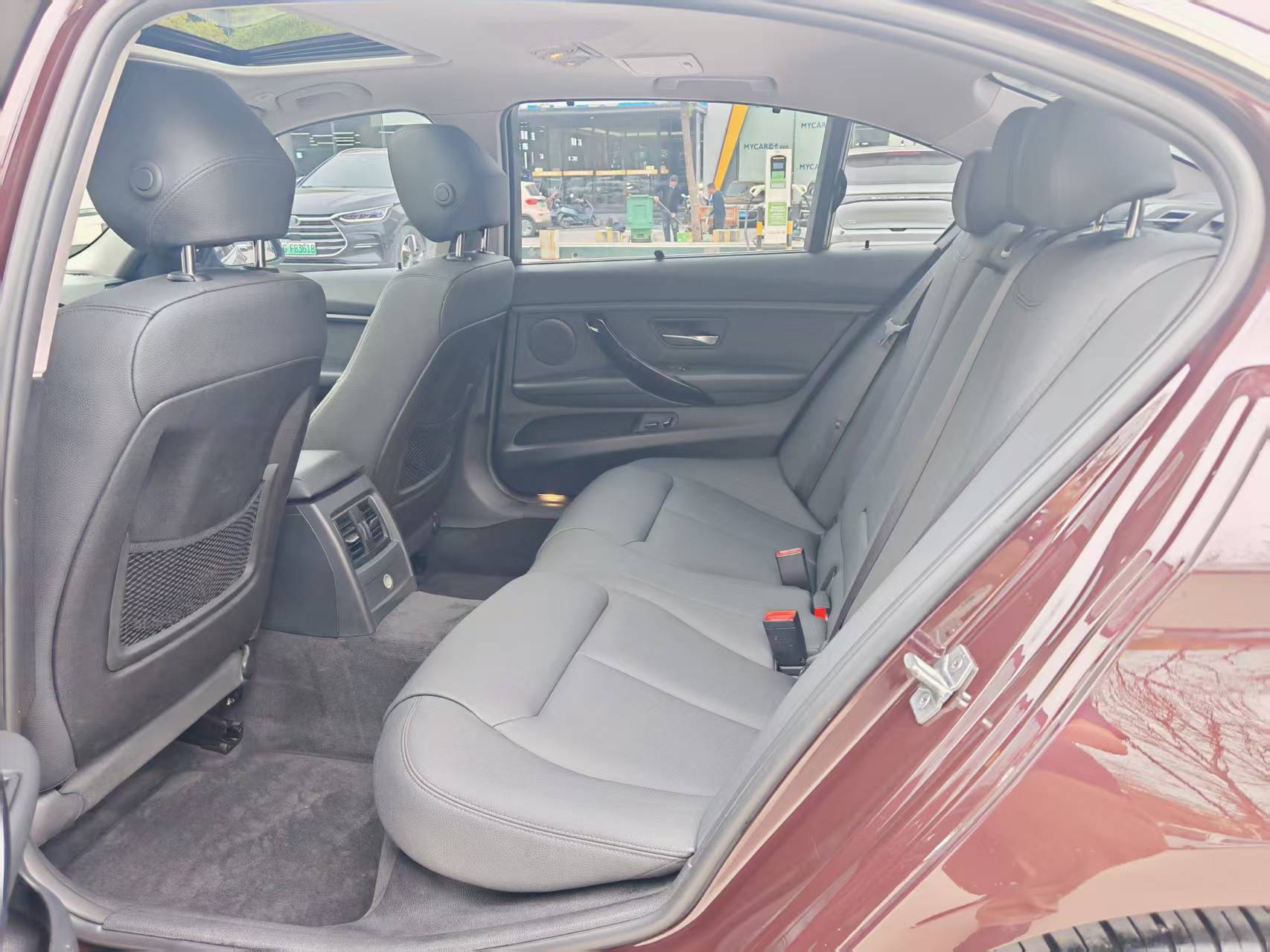 BMW 3 Series 2017 #9 BMW 3 Series 2017 car image #9