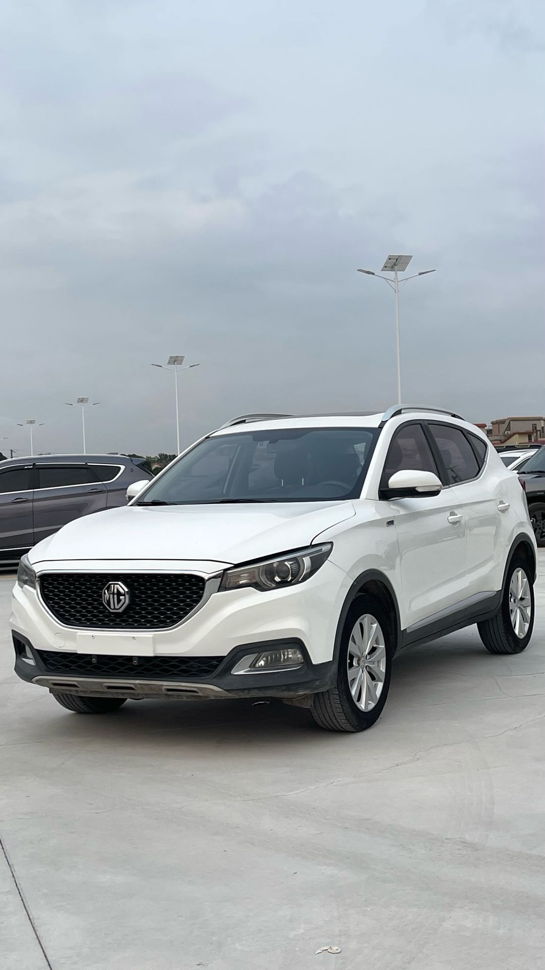 MG ZS 2017 MG ZS 2017 car image