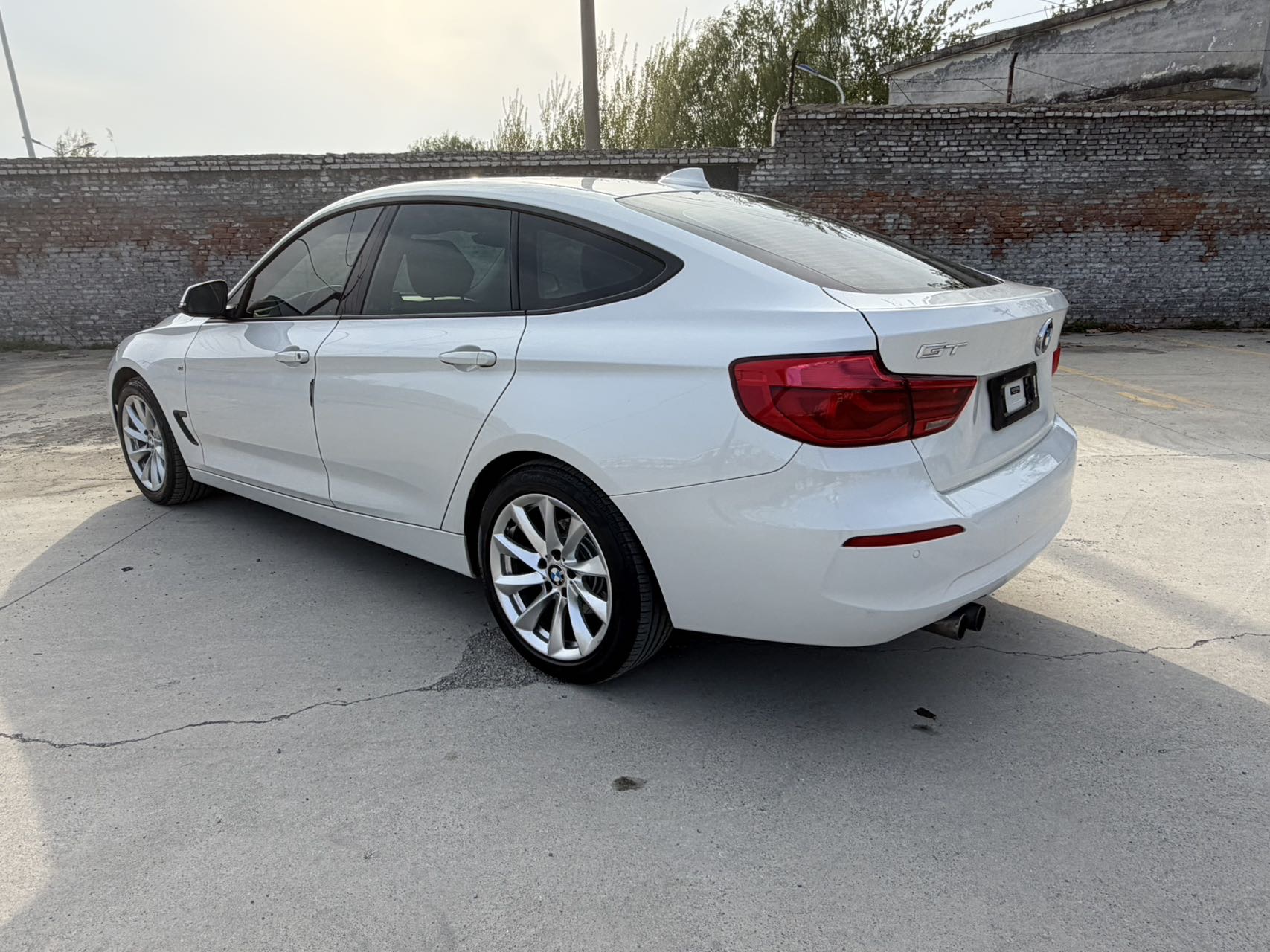 BMW 3 Series GT 2018 car image #6
