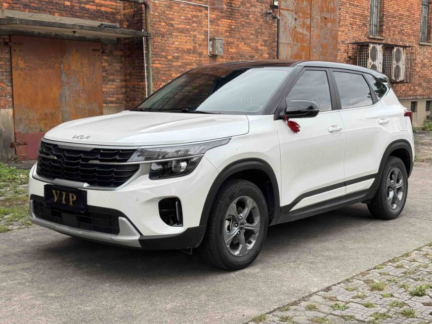 Kia Seltos 2025 car image #2
