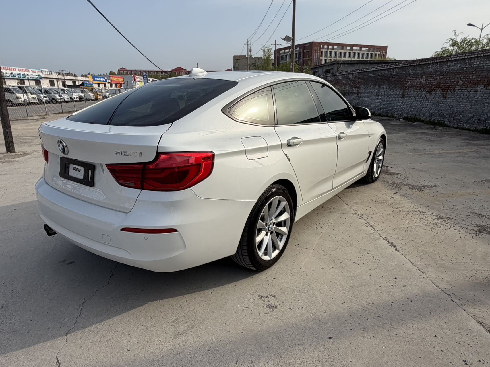 BMW 3 Series GT 2018 car image #8