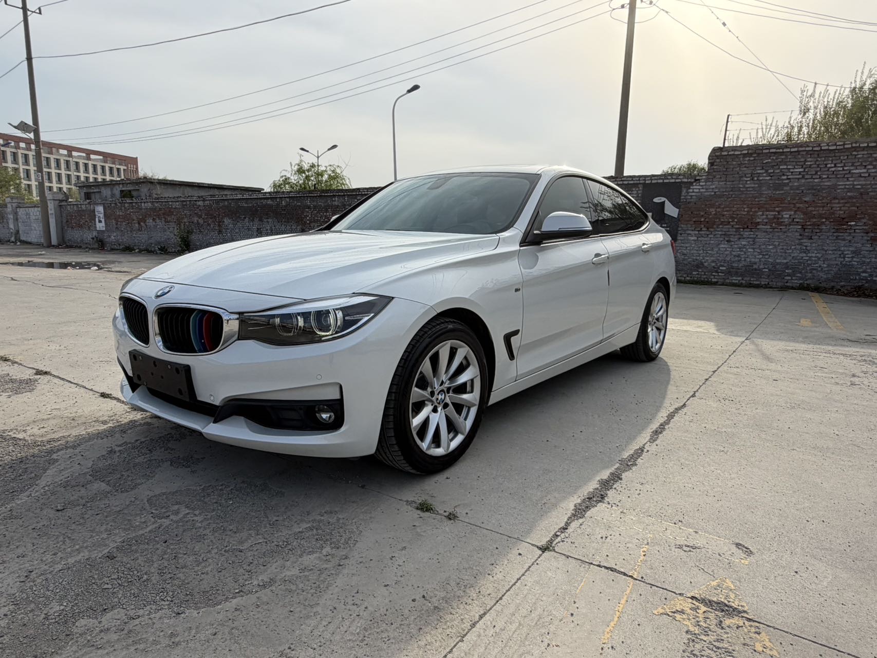 BMW 3 Series GT 2018 car image #2