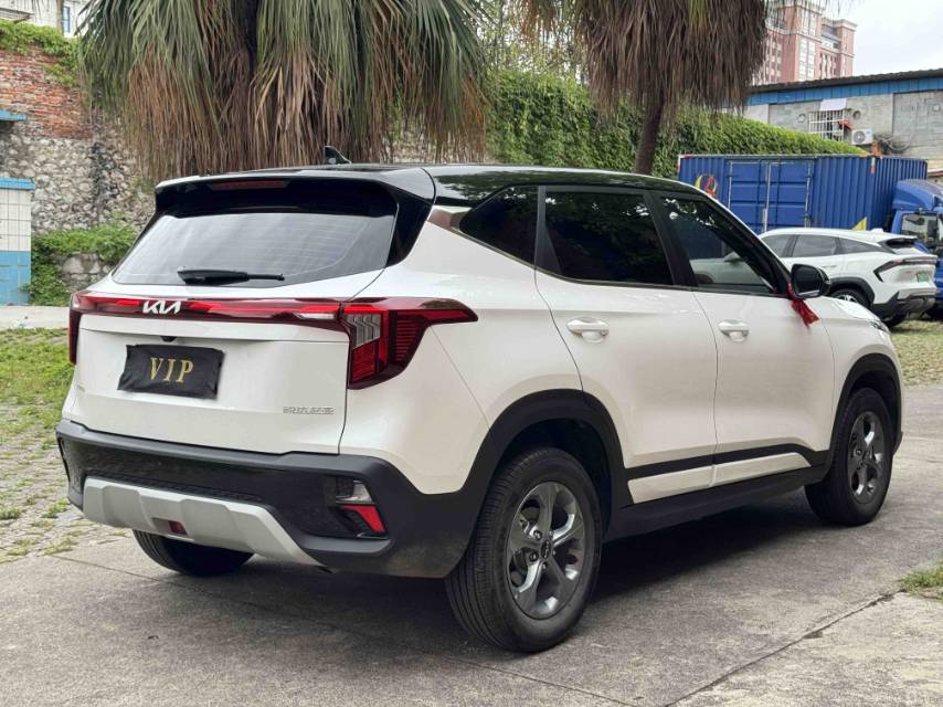 Kia Seltos 2025 car image #9