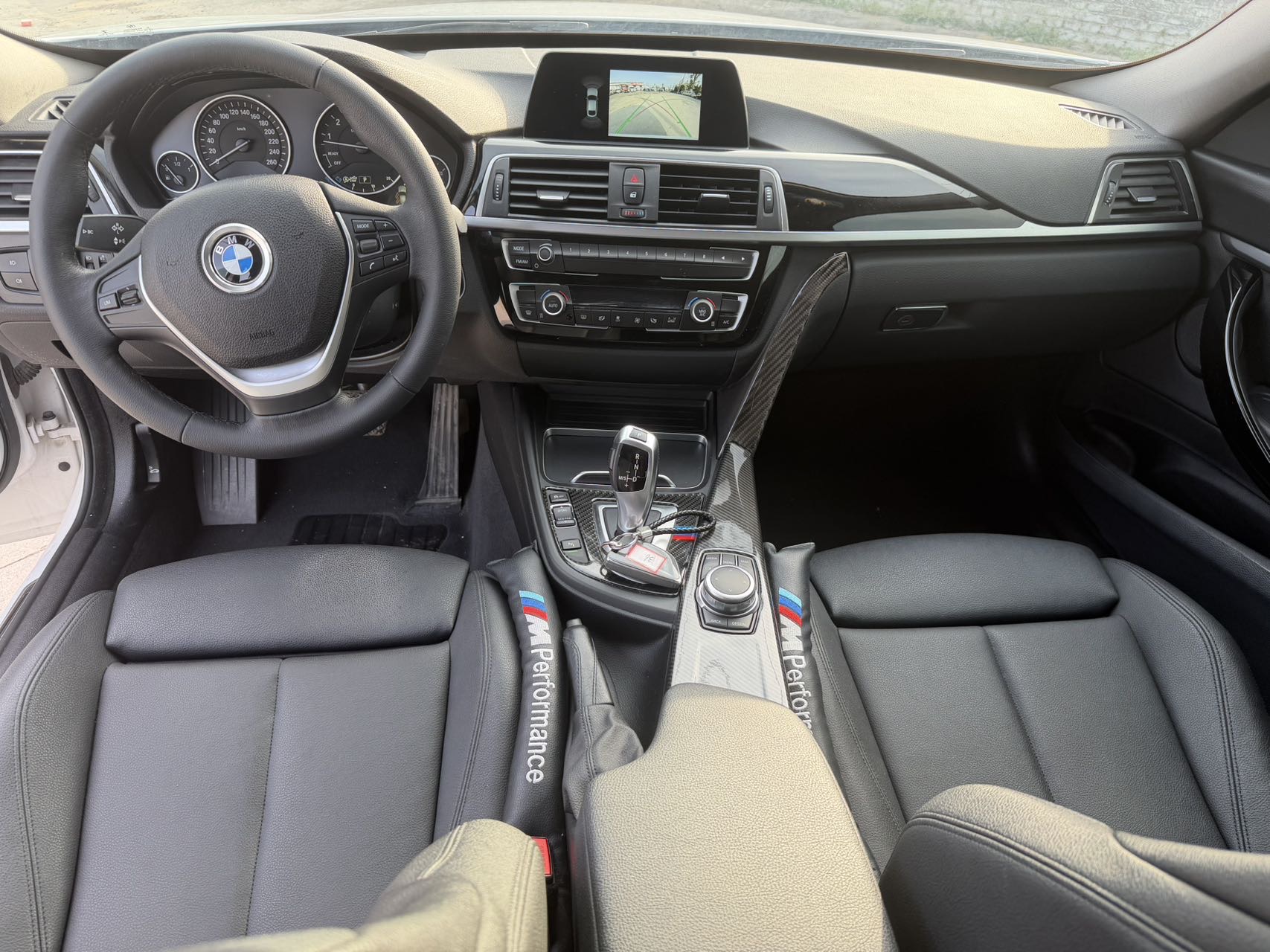 BMW 3 Series GT 2018 car image #11