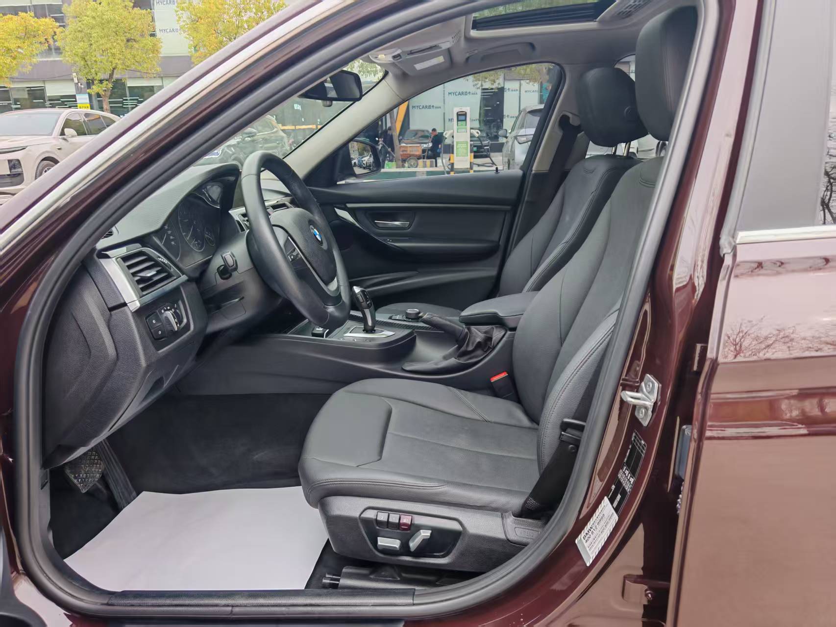 BMW 3 Series 2017 #8 BMW 3 Series 2017 car image #8