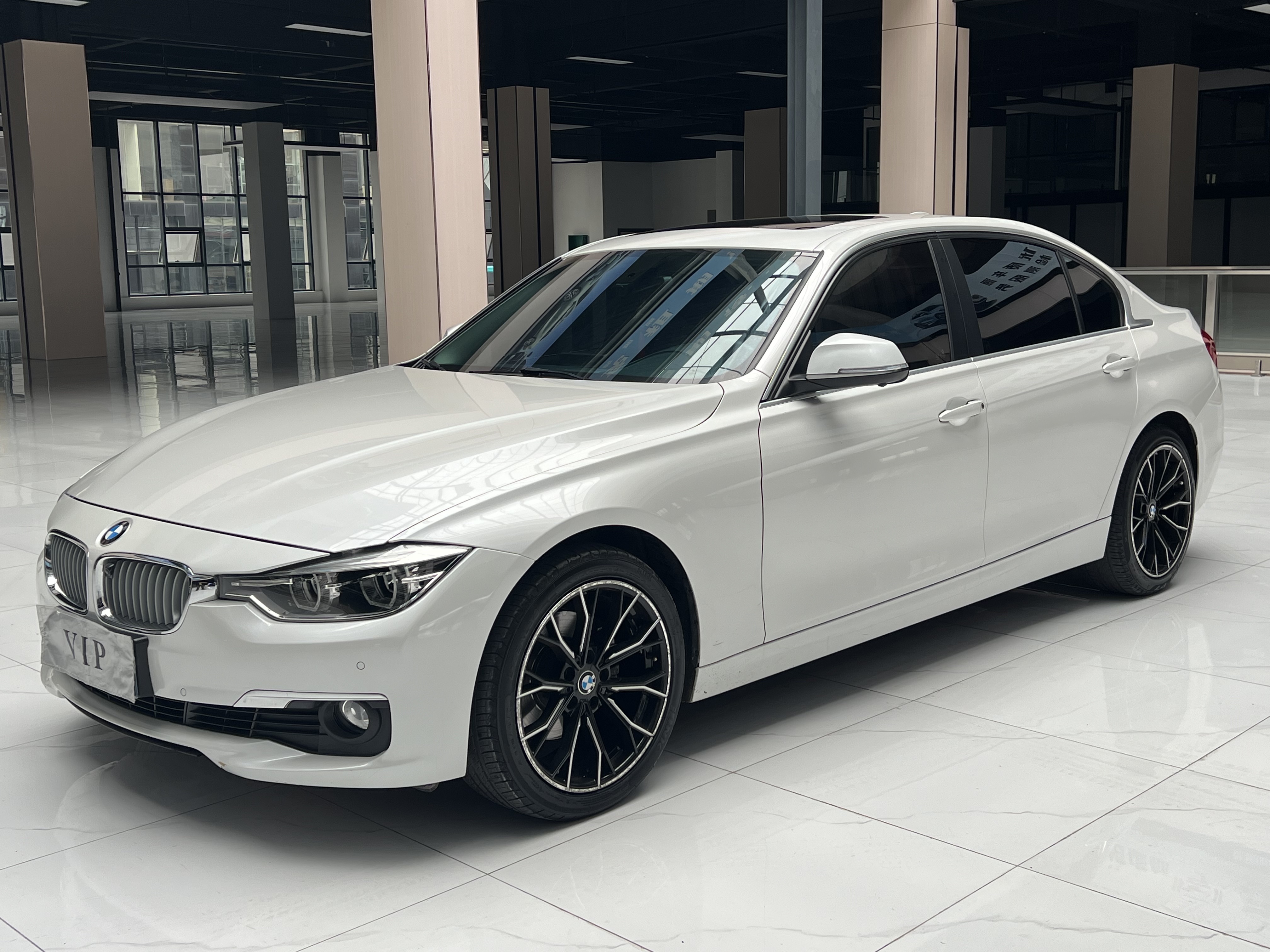 BMW 3 Series 2019 BMW 3 Series 2019 car image