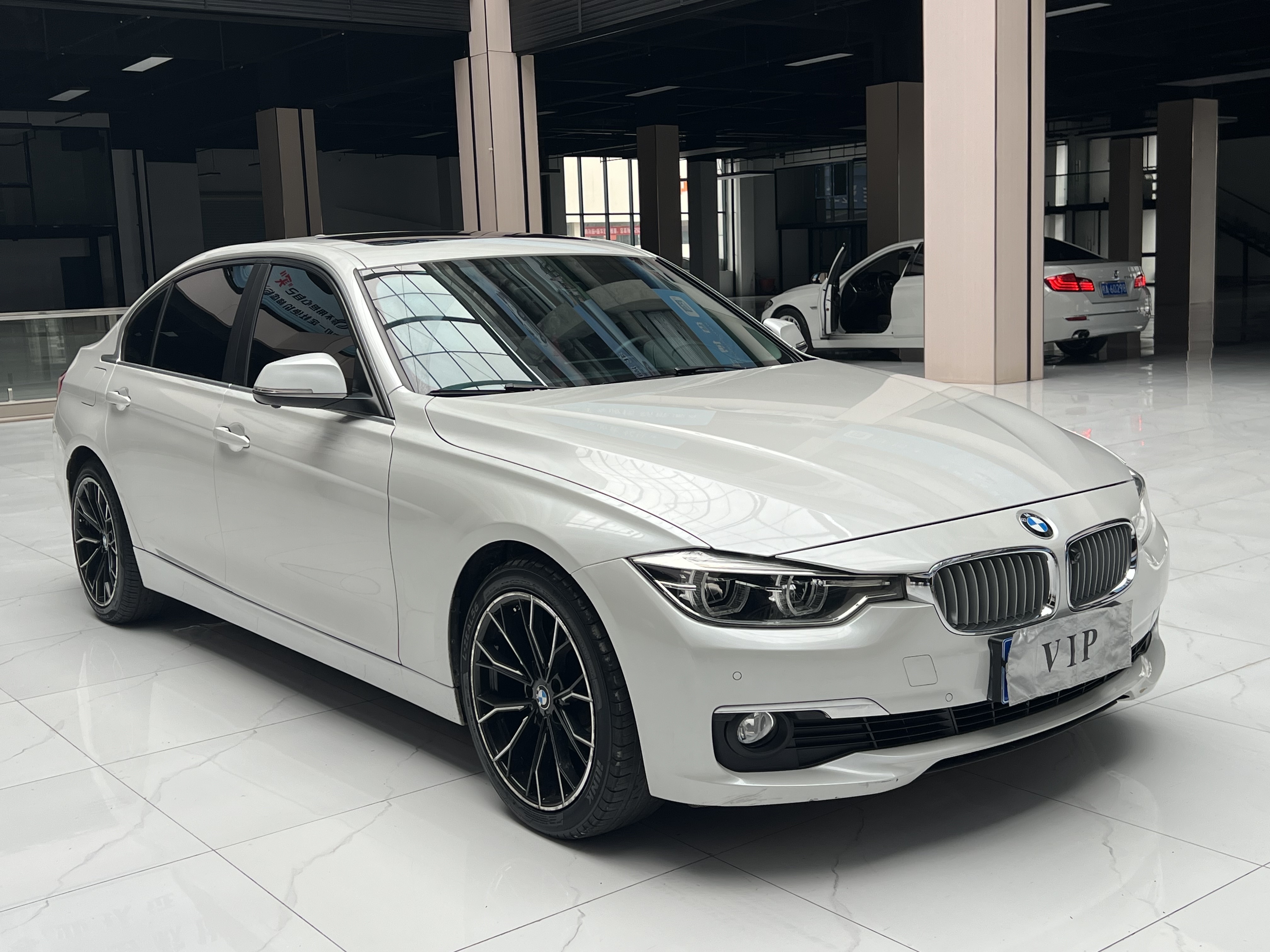 BMW 3 Series 2019 #3 BMW 3 Series 2019 car image #3