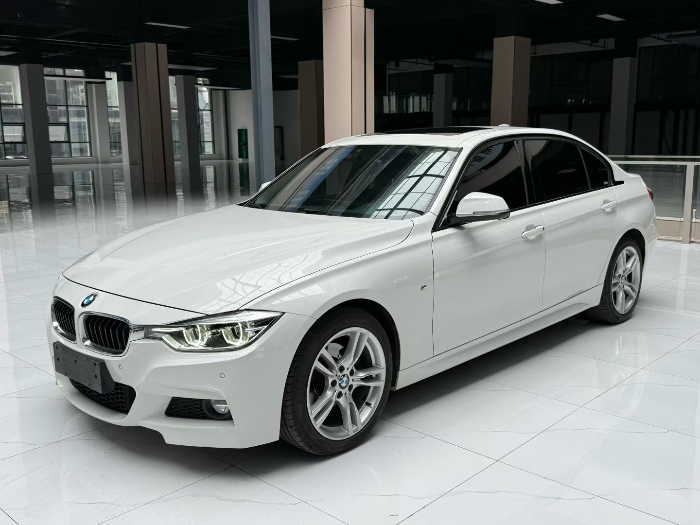 BMW 3 Series 2019 BMW 3 Series 2019 car image