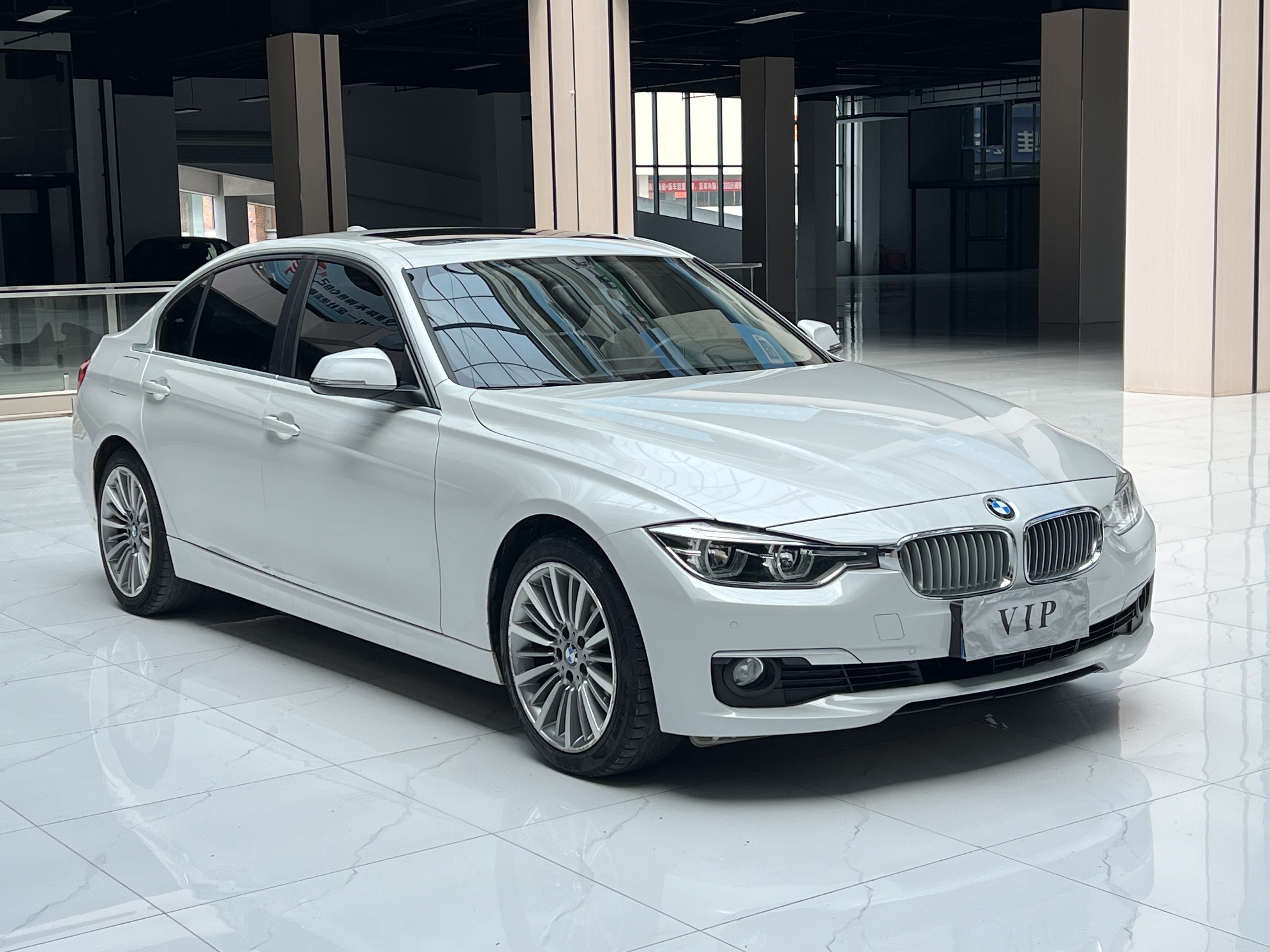 BMW 3 Series 2019 car image #3