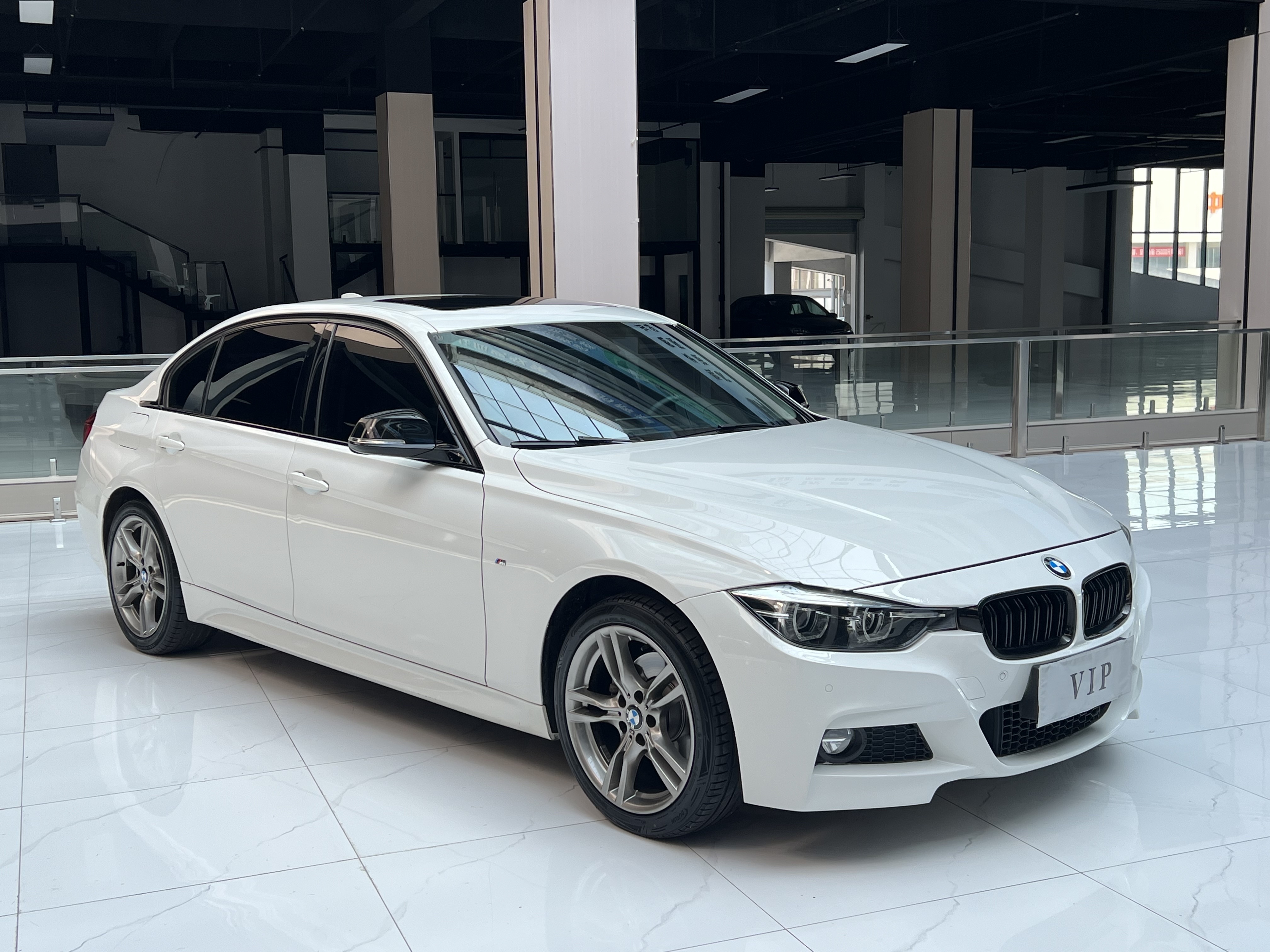 BMW 3 Series 2019 #4 BMW 3 Series 2019 car image #4