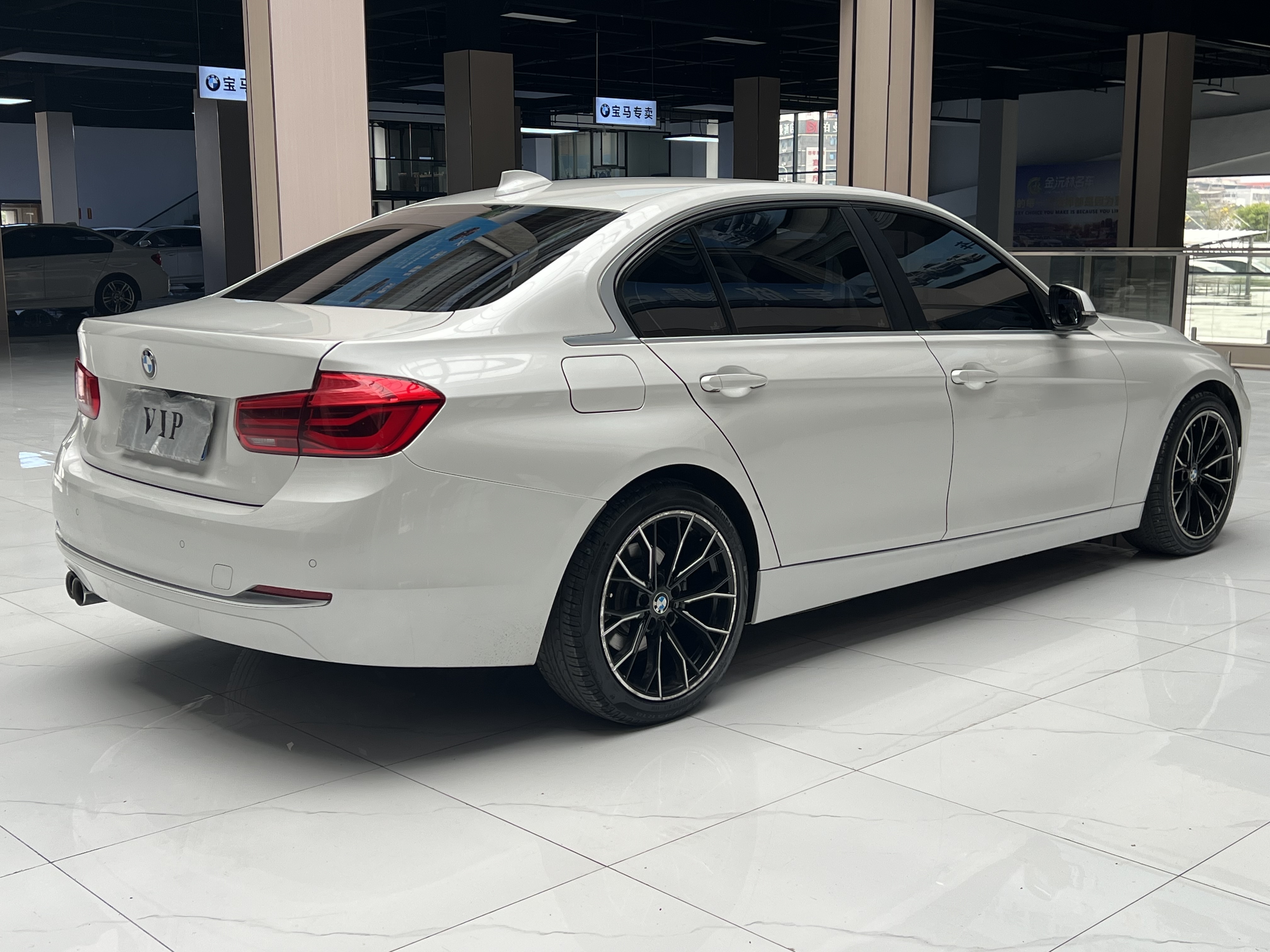 BMW 3 Series 2019 #9 BMW 3 Series 2019 car image #9