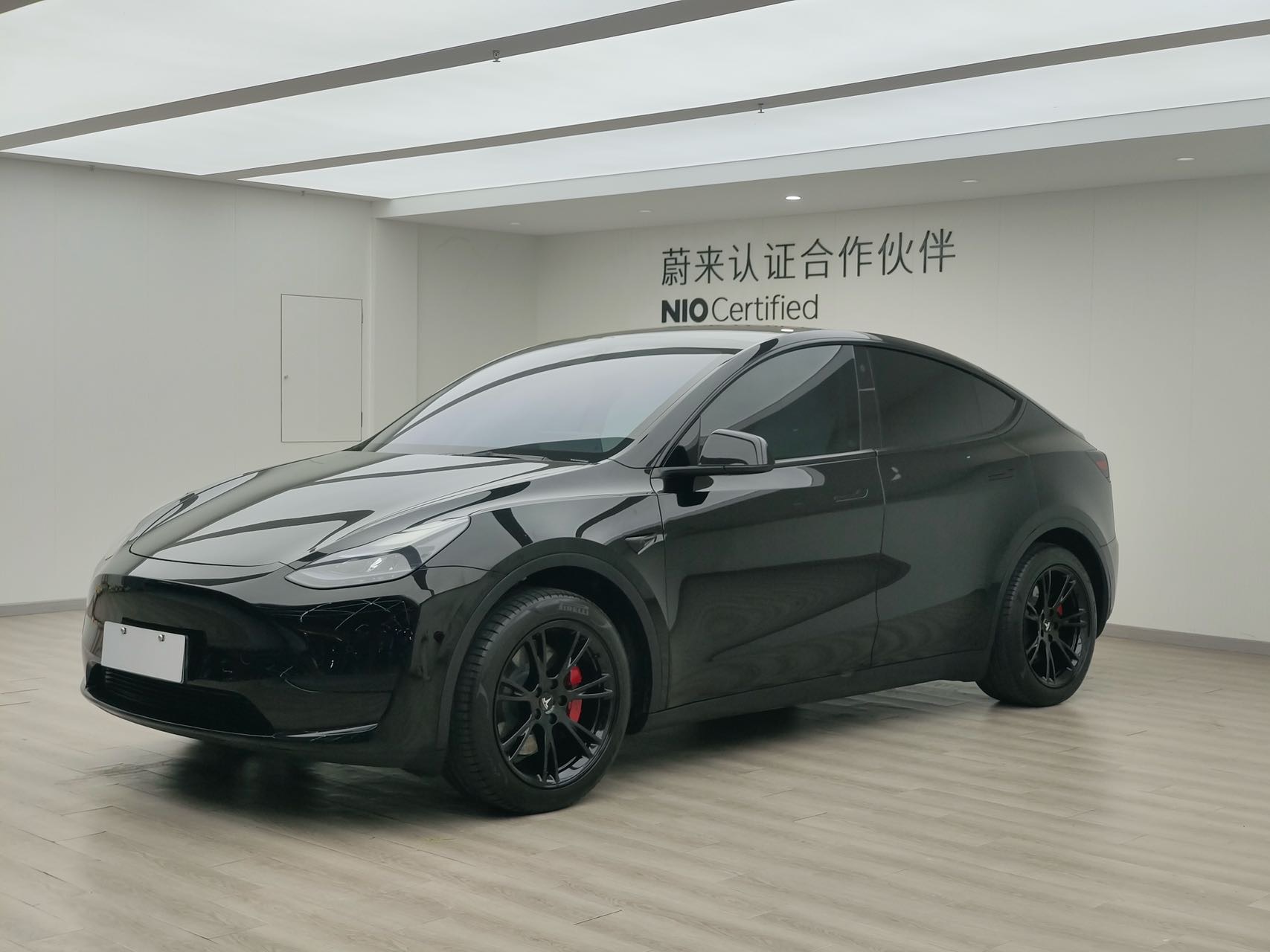 Tesla Model Y 2023 #2 Tesla Model Y 2023 car image #2