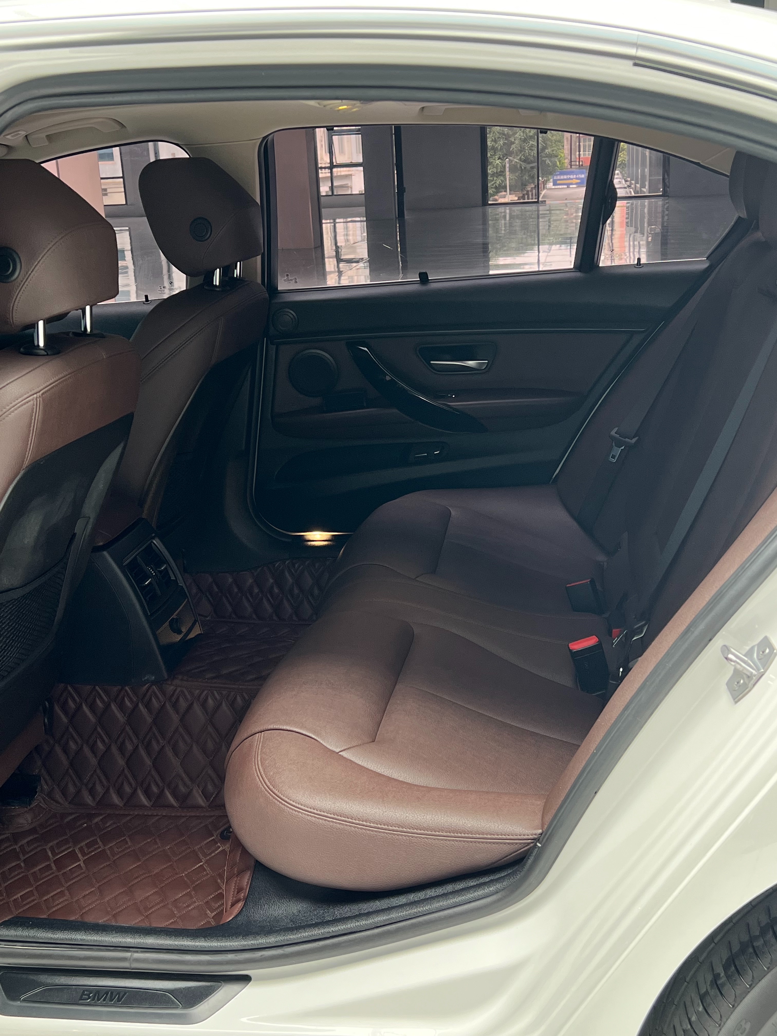 BMW 3 Series 2019 #6 BMW 3 Series 2019 car image #6