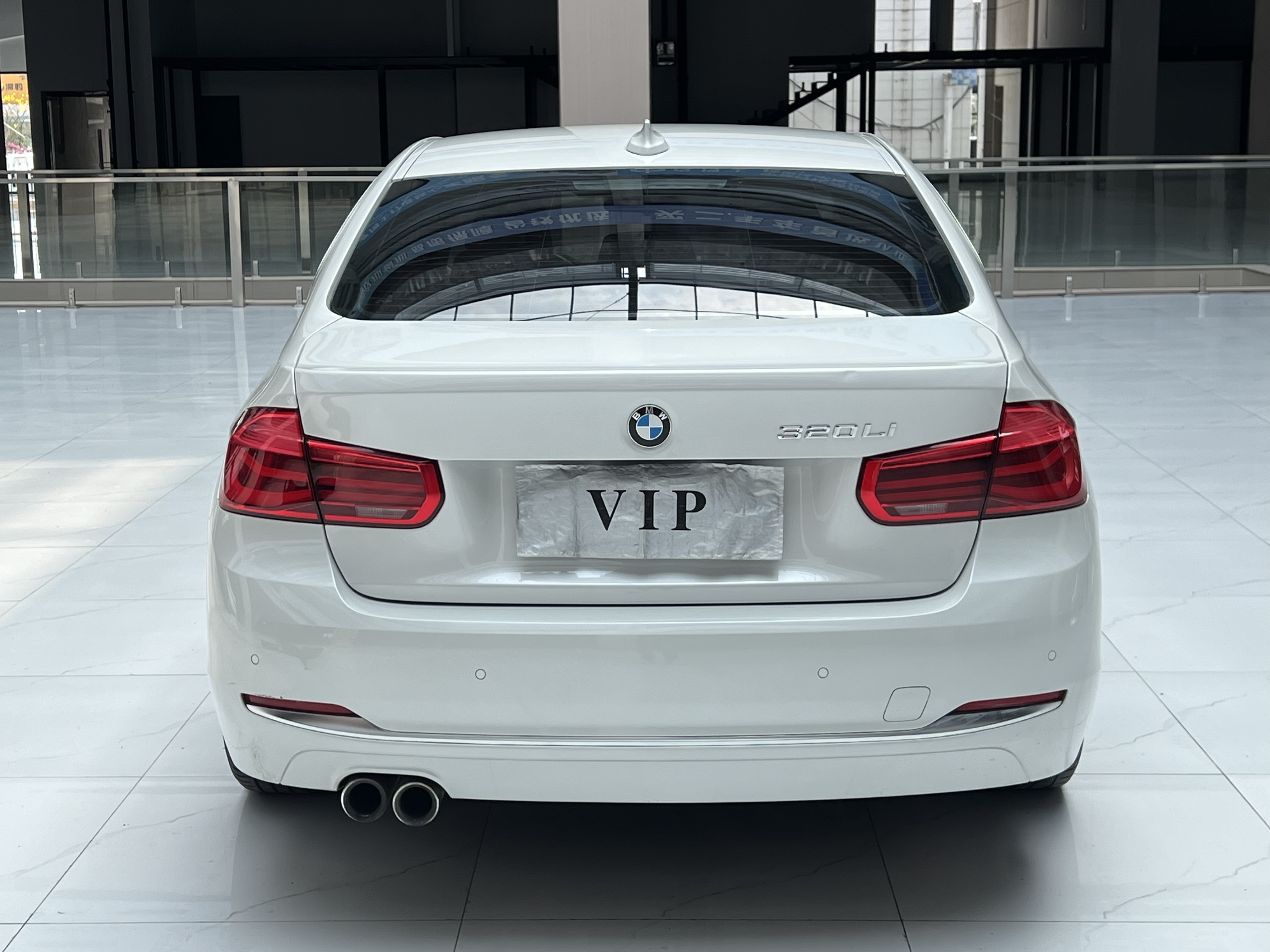 BMW 3 Series 2019 car image #10