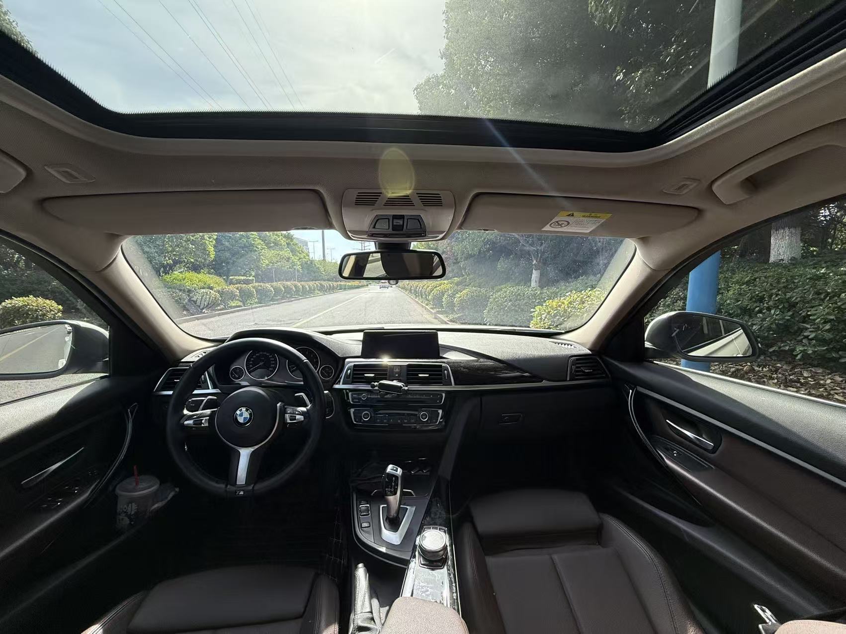 BMW 3 Series 2019 car image #9