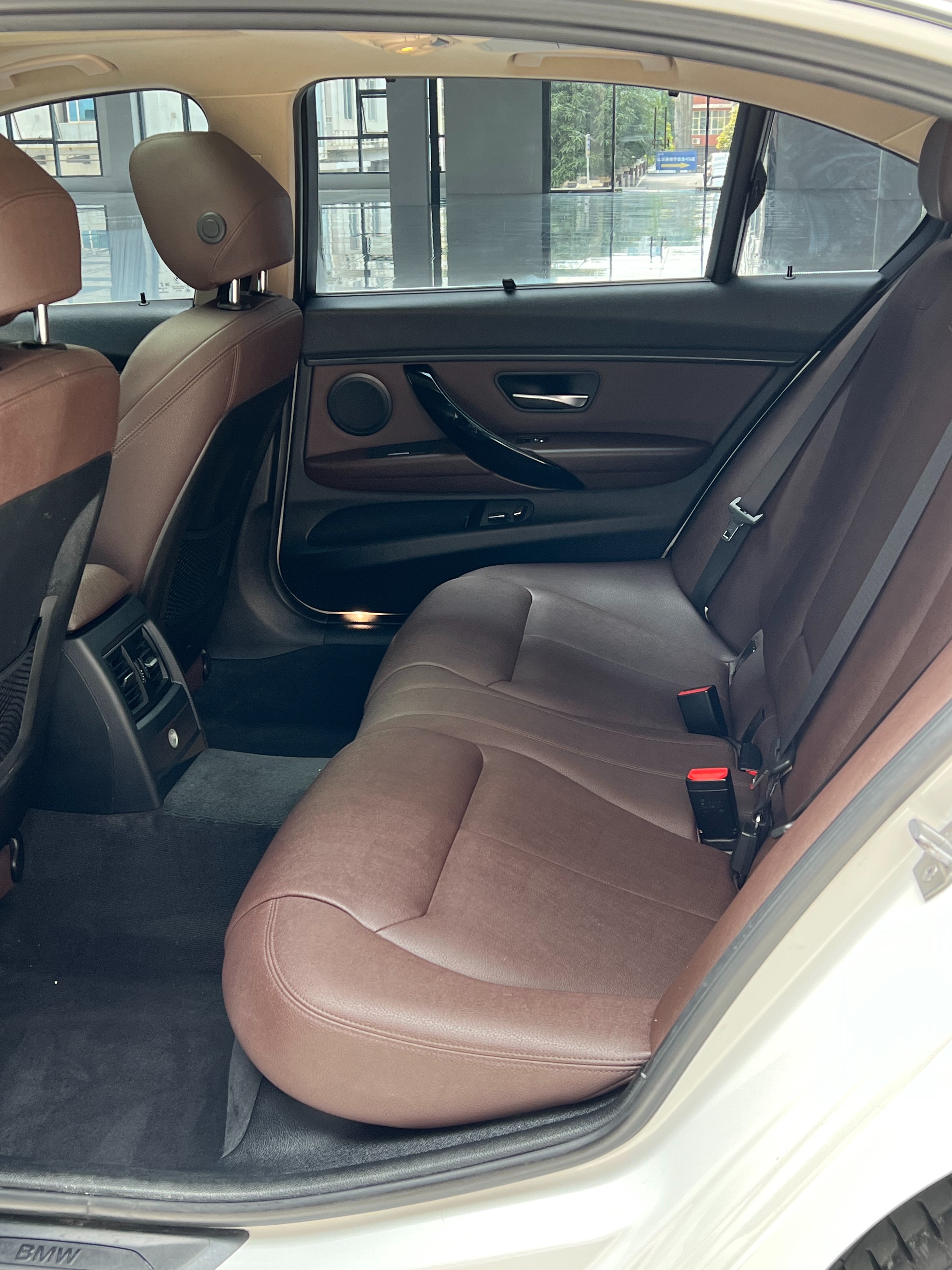 BMW 3 Series 2019 car image #6