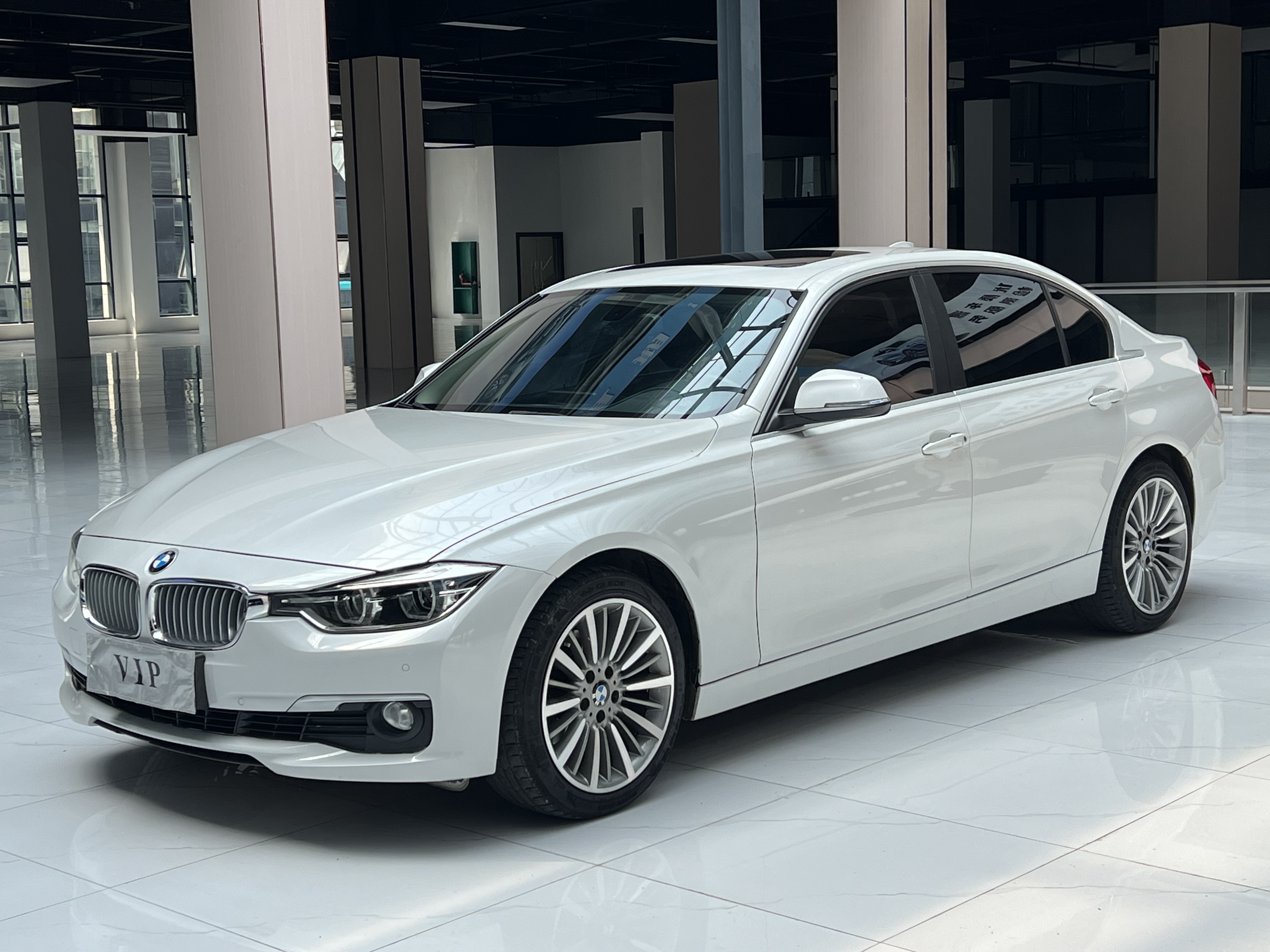 BMW 3 Series 2019 car image 