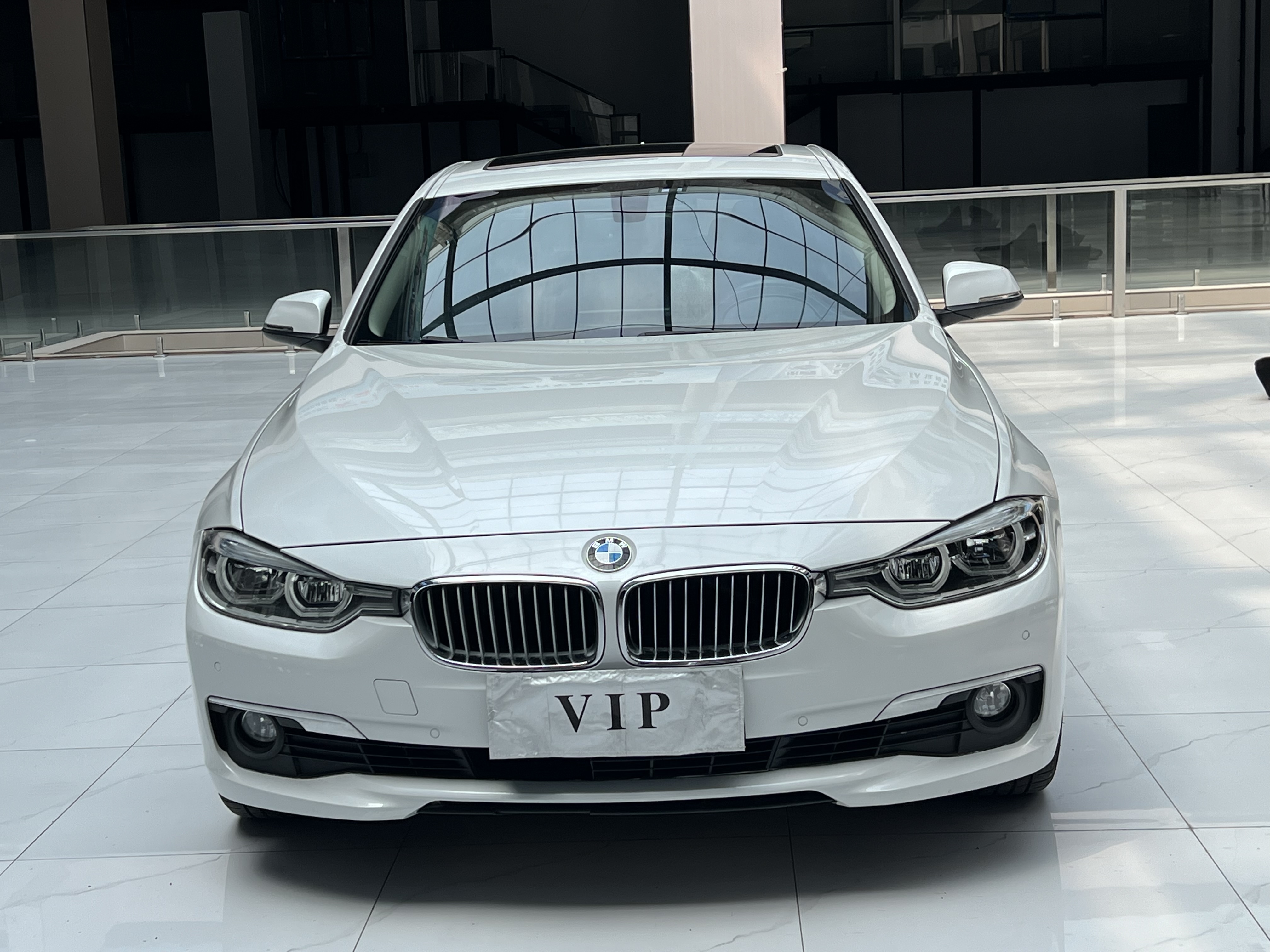BMW 3 Series 2019 car image #4