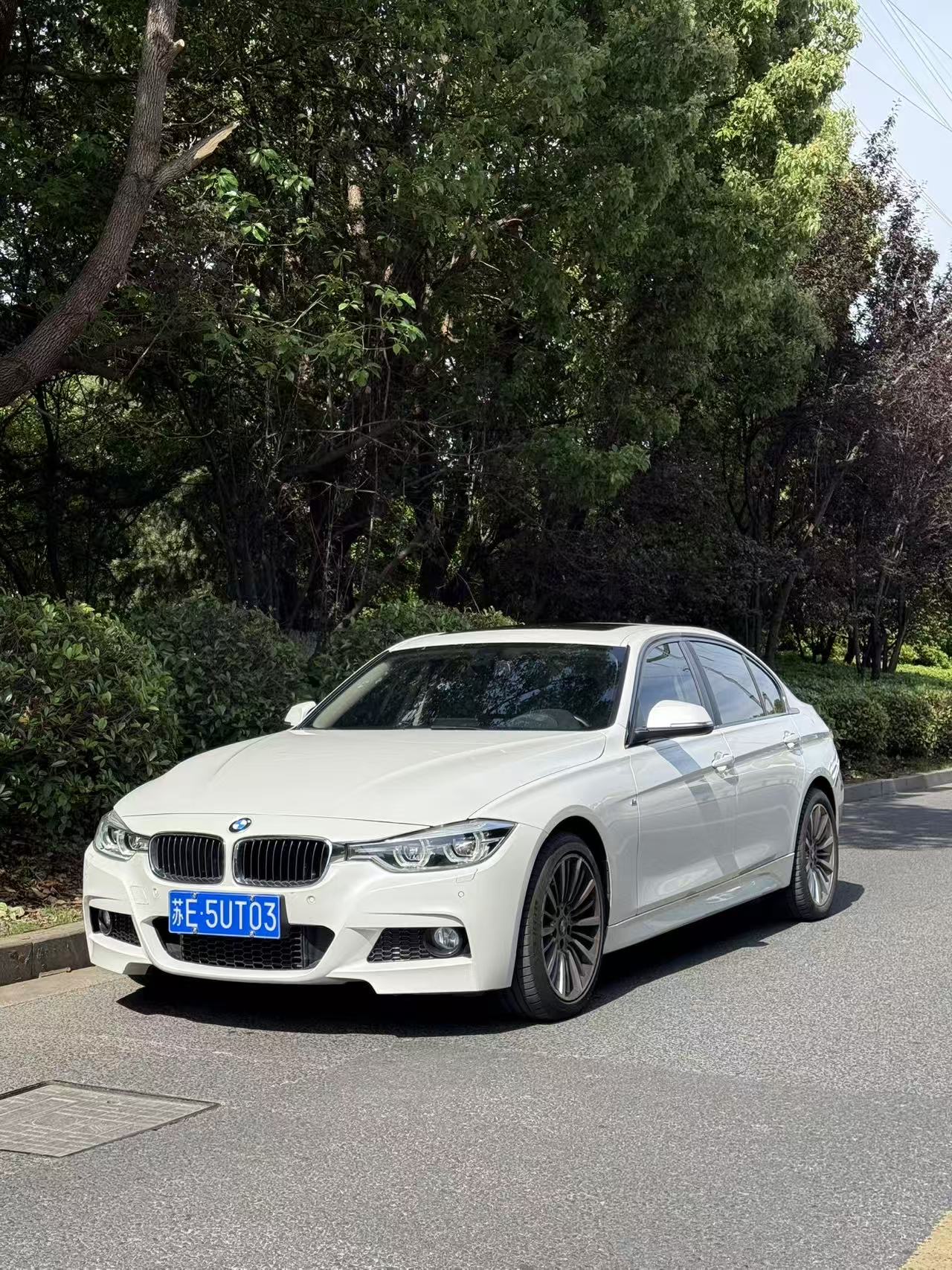 BMW 3 Series 2019 car image 