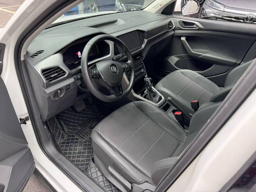Volkswagen T-Cross 2020 #6 Volkswagen T-Cross 2020 car image #6