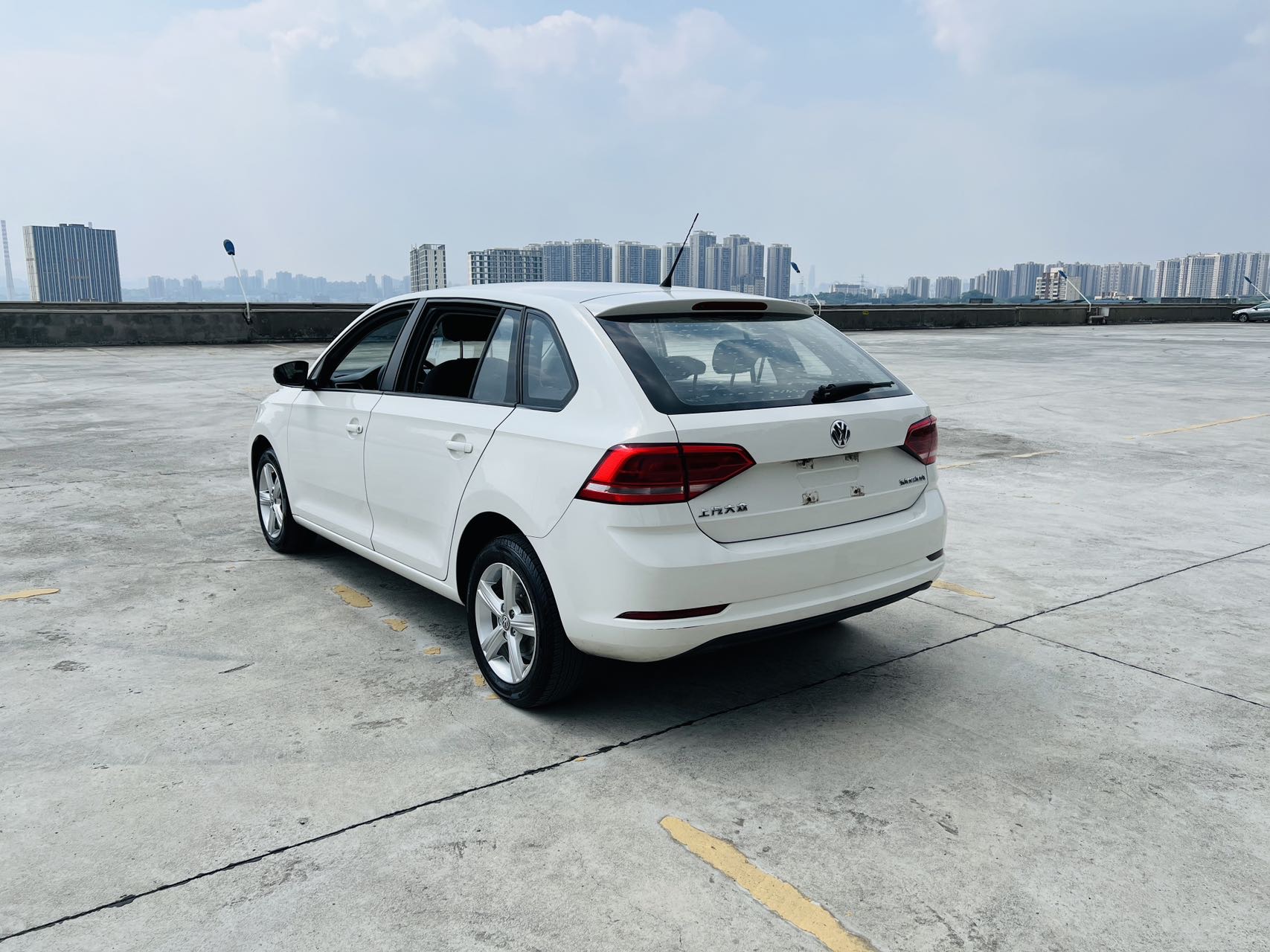 Volkswagen Santana 2017 car image #9