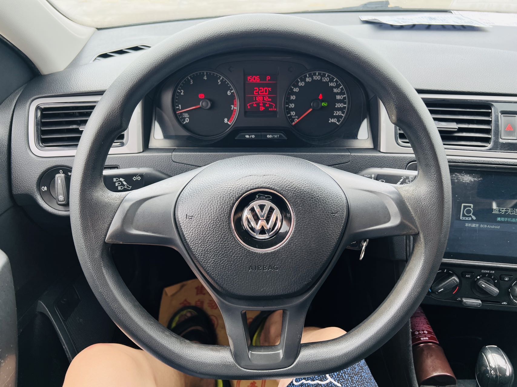 Volkswagen Santana 2017 car image #6