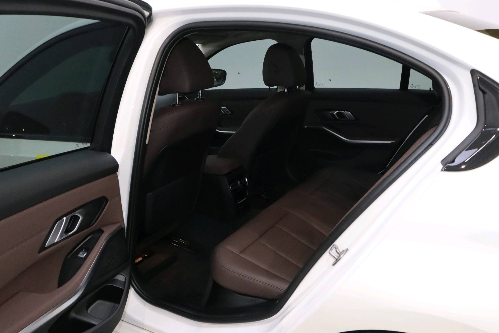 BMW 3 Series 2021 #8 BMW 3 Series 2021 car image #8