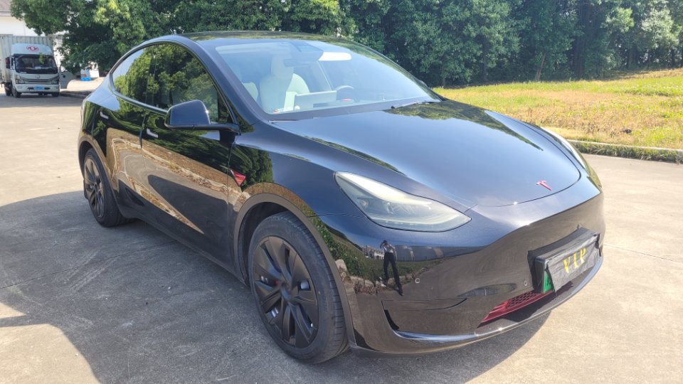 Tesla Model Y 2022 car image #27