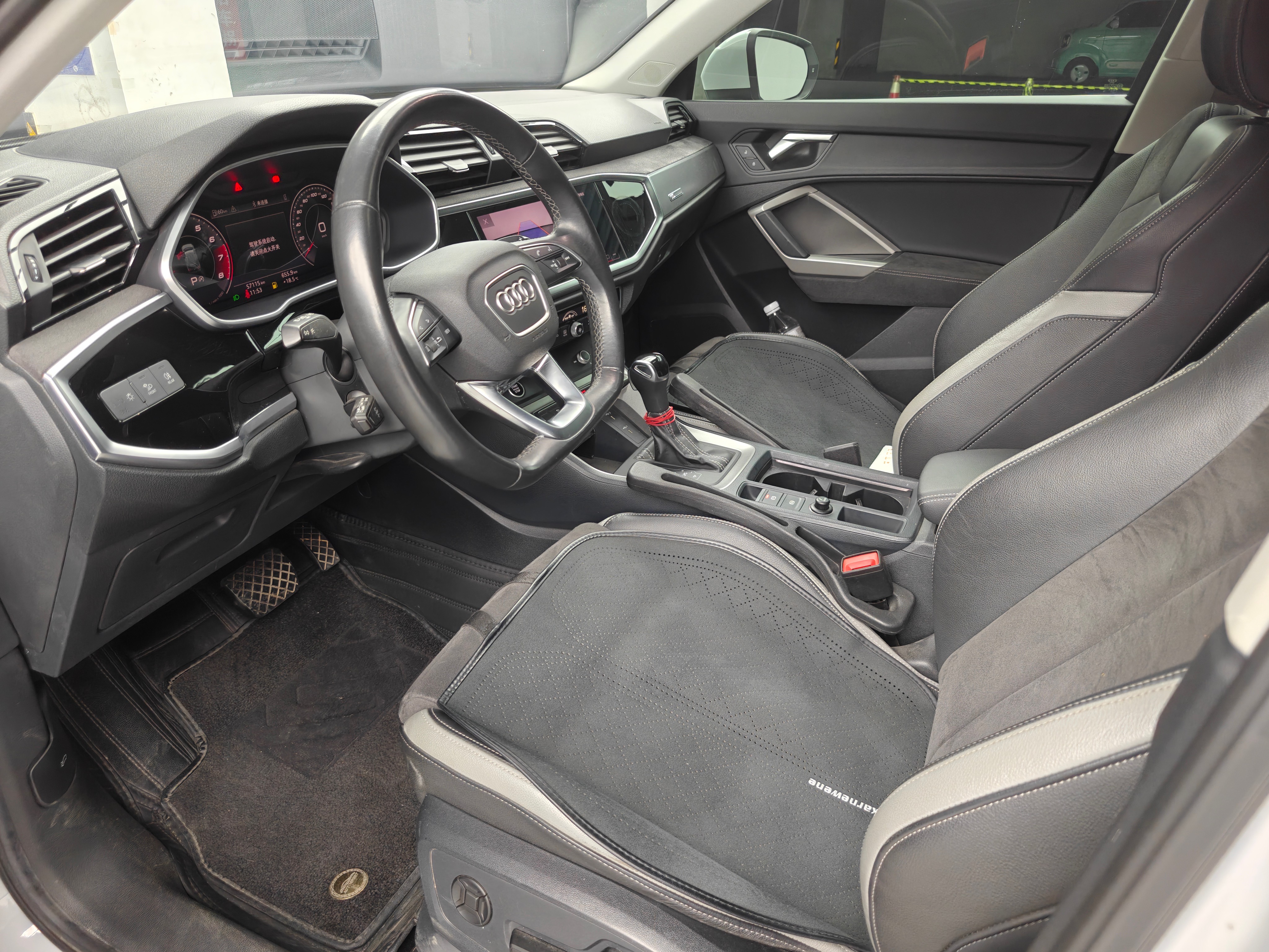 Audi Q3 2022 car image #9