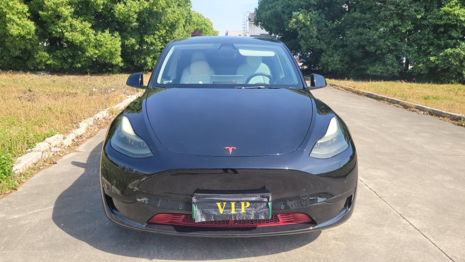 Tesla Model Y 2022 car image #28