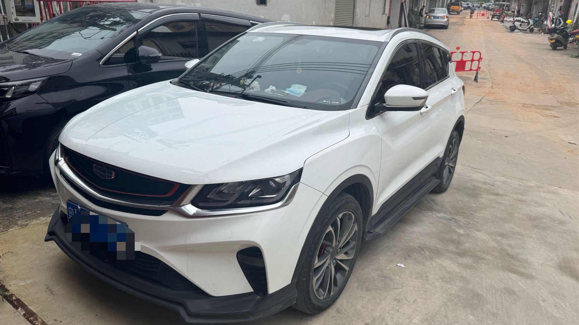 GEELY Coolray 2019 car image #2
