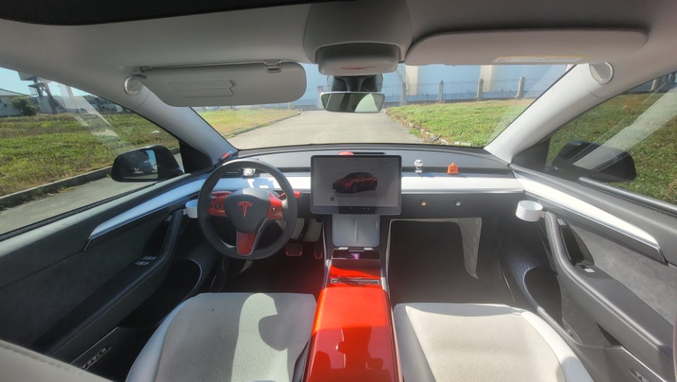 Tesla Model Y 2022 car image #20