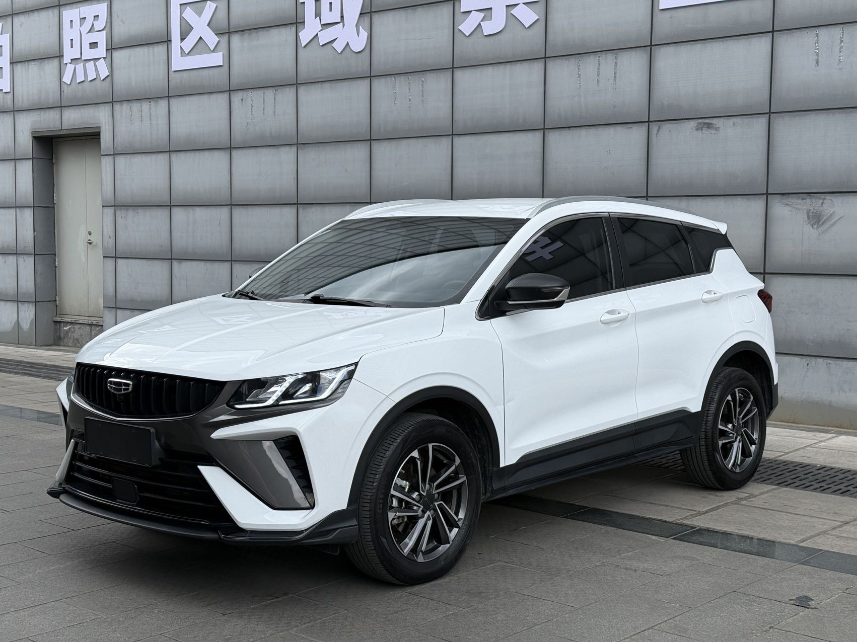 GEELY Coolray 2023 #2 GEELY Coolray 2023 صورة سيارة #2