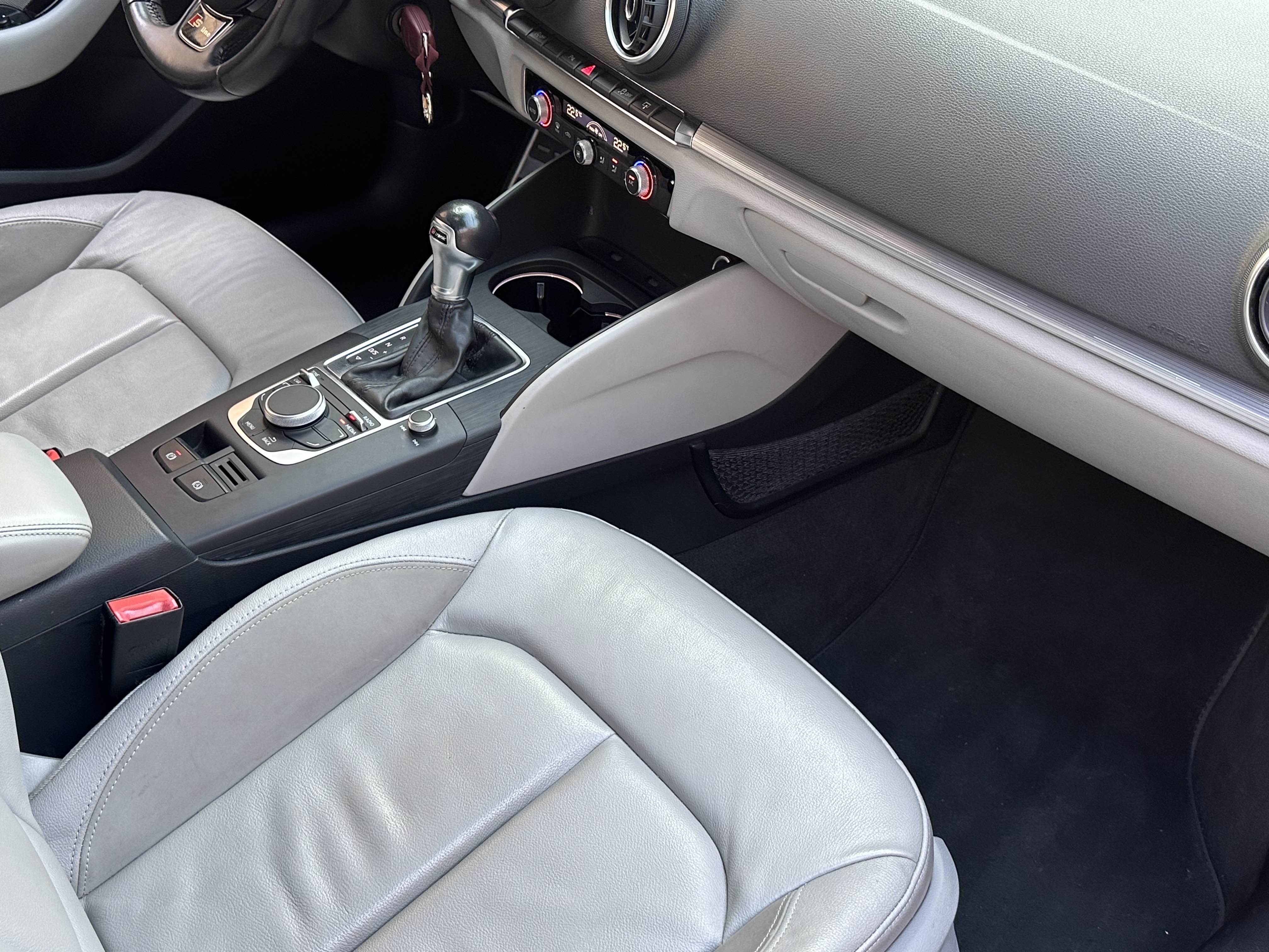 Audi A3 2015 car image #10