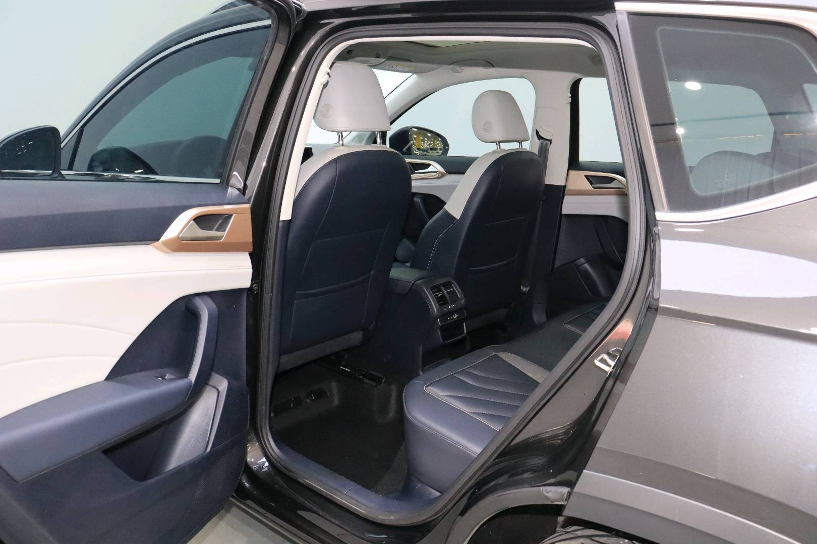 Volkswagen Tharu 2024 imagem de carro #7