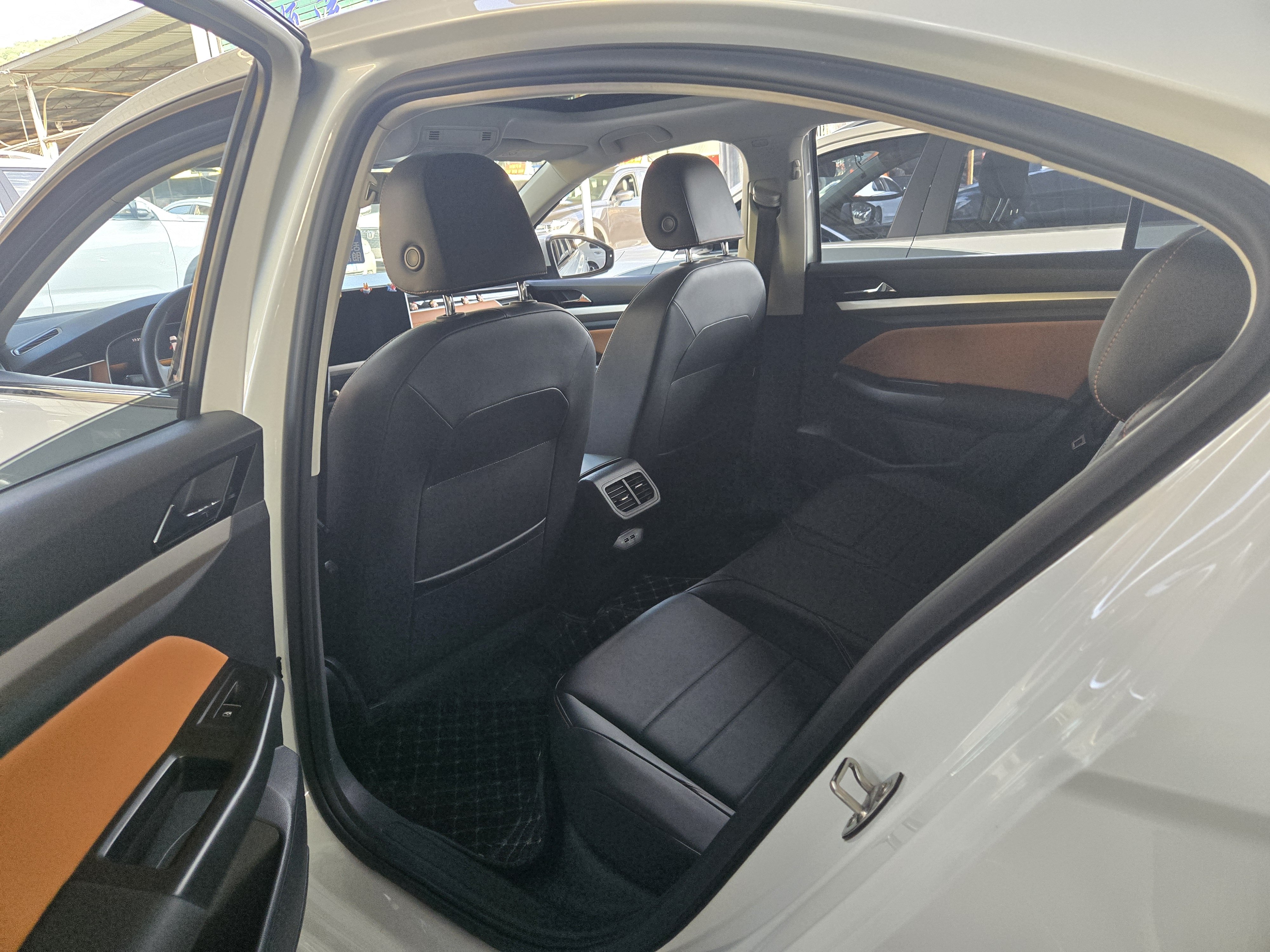 Volkswagen Bora 2023 car image #7