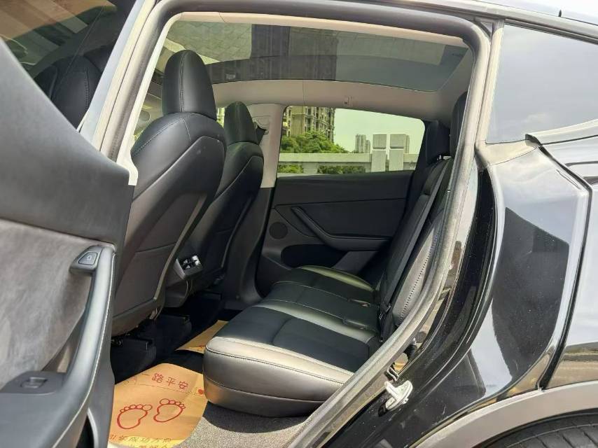 Tesla Model Y 2023 #10 Tesla Model Y 2023 car image #10
